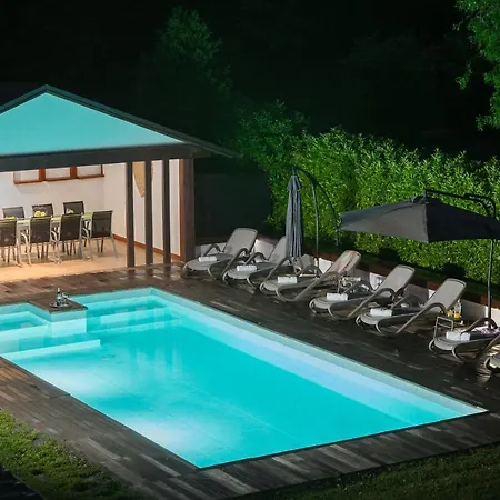 Villa Bella, Villa With Heated Pool Cerovlje Exterior photo